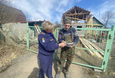 В Тосненском и Бокситогорском районах провели беседы о пожарной безопасности