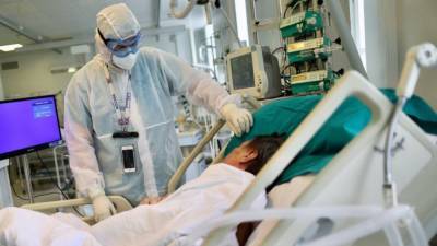Медики зафиксировали еще 8780 новых случаев заболевания COVID-19 в России за сутки