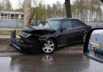 В ДТП на улице Молодцова пострадали двое мужчин