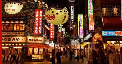 Магазины, бары и кинотеатры закрываются из-за COVID-19 в Японии