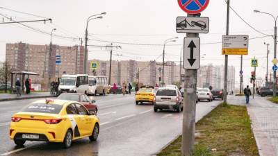 Сотни машин такси изъяли в Петербурге после профилактического рейда полиции
