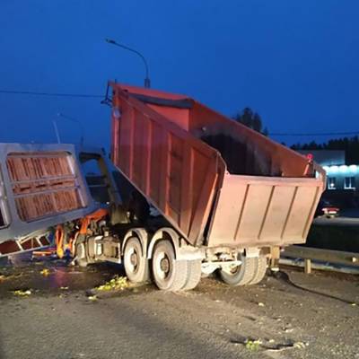 На Урале задержали водителя большегруза после обрушения моста под Екатеринбургом