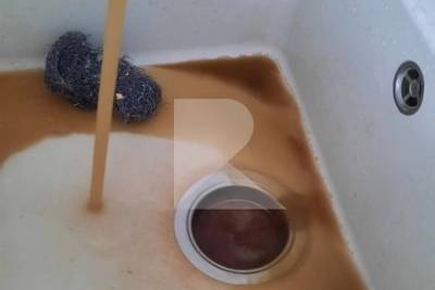 Жительница Рязани пожаловалась на коричневую воду из крана