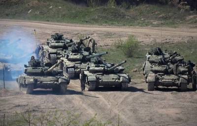 Киев перебросил к линии разграничения на Луганском направлении более 40 танков Т-64