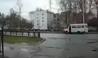 В Башкирии водитель «Газели» на ходу выпал из салона из-за сердечного приступа