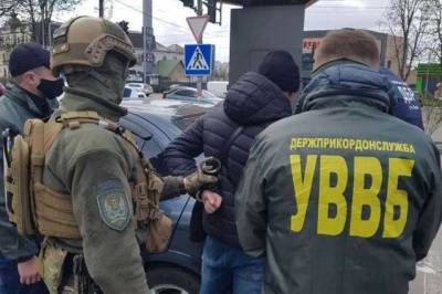 В Борисполе задержали пограничника на взятке