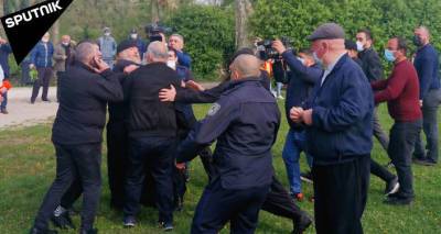 Священники и верующие подрались в Грузии: в дело вмешалась полиция - видео