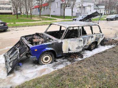 В Смоленской области загорелся отечественный автомобиль
