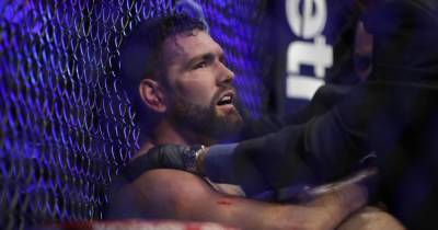 Невероятный ужас в UFC: бывший чемпион на 17-й секунде сломал ногу об соперника (видео)