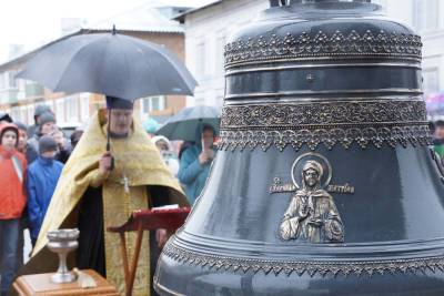 В Веневе освятили звонницу Николаевской церкви