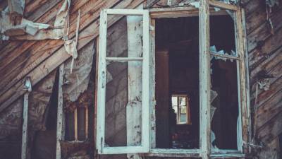 Два жилых дома развалились на части из-за схода грунта в Нижегородской области