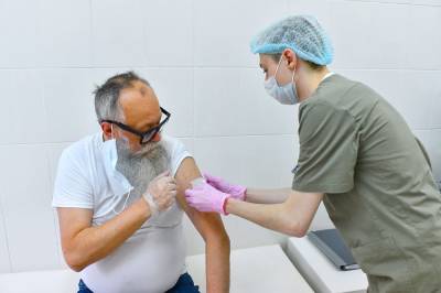 Пенсионеры в Москве, прошедшие вакцинацию от коронавируса, получат подарочные карты – Учительская газета