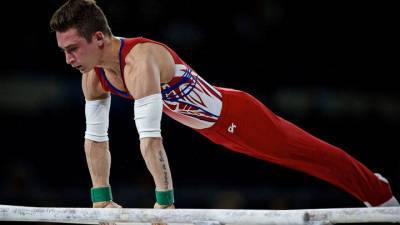 Гимнаст Белявский завоевал серебро Евро-2021 в упражнениях на брусьях