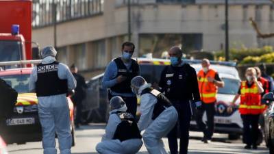 Пять человек задержаны по делу об убийстве полицейской во Франции