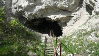 Французские ученые поместили добровольцев в темную пещеру на 40 дней ради эксперимента