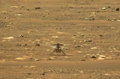Ingenuity прислал первый цветной снимок с Марса
