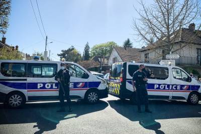Убили полицейскую: из-за теракта во Франции уже задержали 5 человек