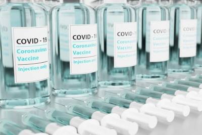 Немецкая медсестра подменила вакцину от коронавируса физраствором