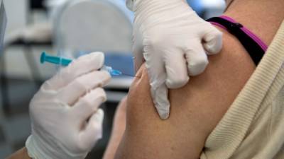 Медсестра из Германии вкалывала пациентам физраствор вместо вакцины от коронавируса