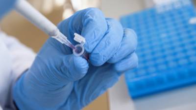 В Греции за сутки выявили 1400 новых случаев коронавируса