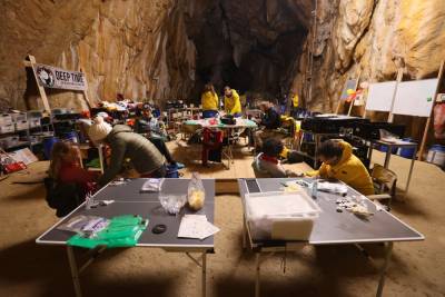 40 дней прожили в пещере: во Франции закончился шокирующий эксперимент – фото