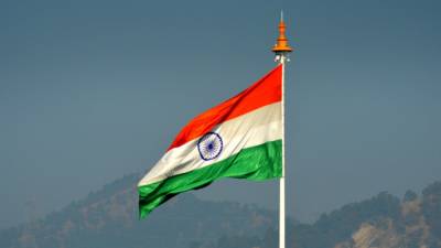 Индия столкнулась с "коронавирусной бурей"