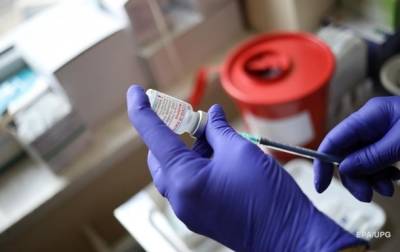 Разбита ампула: в Германии пациентам ввели физраствор вместо вакцины