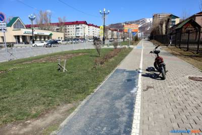 Экспериментальный фрагмент вечно сухой велодорожки в Южно-Сахалинске хорошо пережил зиму