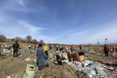 В Бурятии общественники собрали около 20 кубов мусора