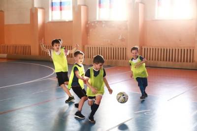 Набор на занятия по футболу начала школа «Юниор» в Чите