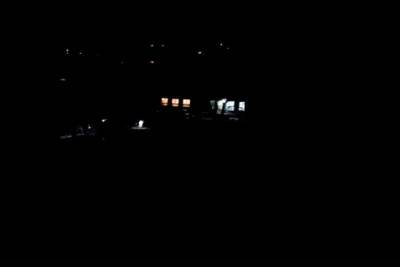 Толпа людей с фонариками озадачила жителей Омска