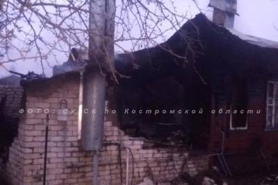В Костромской области в ночном пожаре погибло два человека
