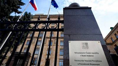 Россия назвала США «недружественной страной». Американское посольство не сможет нанимать россиян