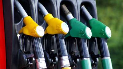 Правительство готовит проекты актов о запрете экспорта бензина