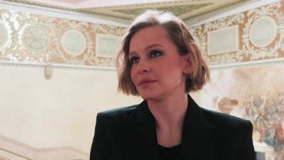 "Не люблю разделения на города и нации": Юлия Пересильд – о различии Петербурга и Москвы