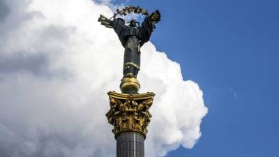 На Украине предложили приостановить работу консульств в России