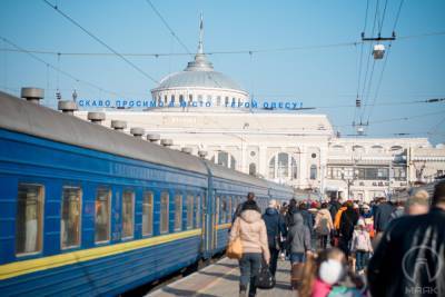 "Укрзалізниця" вернет пассажирское сообщение между Одессой, Запорожьем и Мариуполем