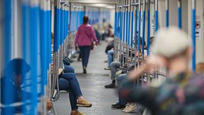 Московские власти усилили контроль ношения средств индивидуальной защиты в метро