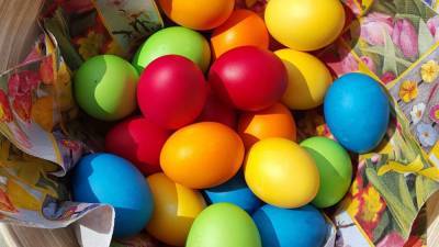 Названы самые безвредные способы покраски яиц