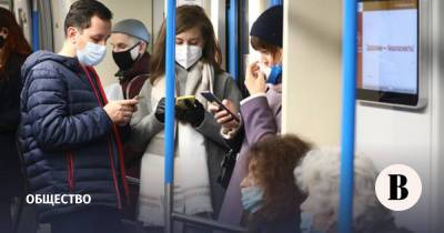 В Москве усилили контроль за ношением масок в метро