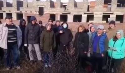 «Никто строить не собирается»: дольщики Миловского парка записали обращение Хабирову