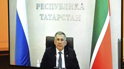 Глава Татарстана поздравил земляков с Днем родного языка