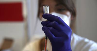 Вакцинация в Украине: сколько людей получили инъекцию от коронавируса по состоянию на 25 апреля