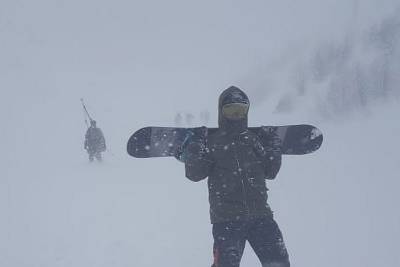 Горнолыжный курорт «Эльбрус» временно закрыт из-за сильного ветра и снега