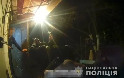Житель Житомирщины пытался сжечь дом с 3 детьми и стрелял в полицию