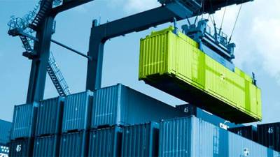 Мариупольский морпорт возобновляет контейнерные перевозки