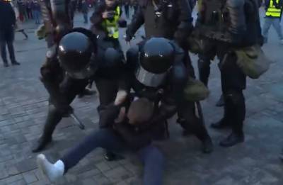 В Петербурге осудили за хулиганство избитого электрошокером и дубинками протестующего