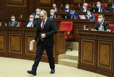 Премьер Армении уходит в отставку, чтобы снова возглавить страну