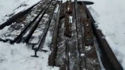 Похитителей 9 тонн рельсов нашли по следам на снегу