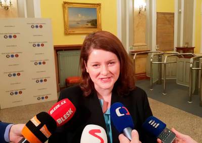 Алена Шиллерова - Правительство Чехии одобрило повышение минимальной зарплаты - vinegret.cz - Чехия